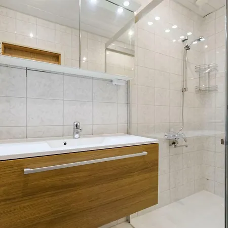 Апартаменты Old Town Aia 5a