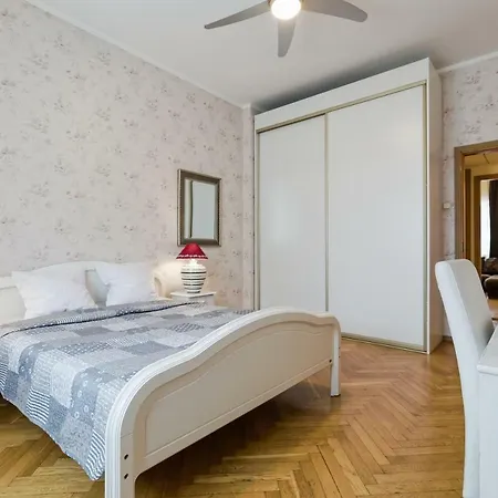 Old Town Aia 5a Apartment